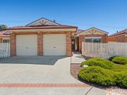 Charming Single Level Townhouse in a Peaceful Cul de Sac