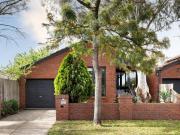 Charming street facing villa in the heart of Brunswick