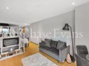 Charming Studio to rent in Walworth Road, Elephant &...