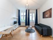 Charming suite conveniently located