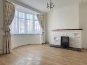 Cozy Terraced house to rent in Bergholt Avenue, Ilford IG4