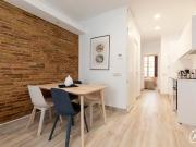 Charming 3 Bedroom Apartment Between Eixample And El...