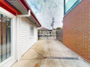 Charming Three Bedroom Home in a Convenient Lifestyle...