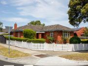 Three Bedroom Family home in McKinnon School Zone