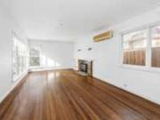 CHARMING TIMBER HOME IN A PARKSIDE LOCATION!