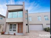 Charming Townhouse in Prime Location