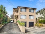 Charming Two Bedroom Apartment Moments from Cronulla Beach