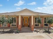 Charming Two Bedroom Unit with Secluded Courtyard