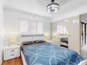 Cozy UNIT 2/13 15 Illawong Street, Surfers Paradise, QLD...