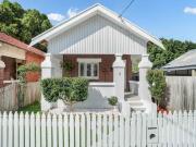 Charming, Updated, Unbeatable: Renovated Cottage in a...