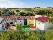 Charmosa casa de aldeia com 3 quartos e quintal