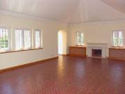 Charmosa moradia com piscina e jardim privativos, em...