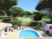Charmosa moradia V4 perto da marina com vista golfe em...