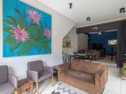 Charmosa térrea 2 quartos piscina