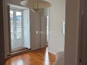 Charmoso Apartamento Duplex com Varanda em Alfama 77m²...