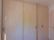 Charmoso apartamento em andar alto, localizado em Moema