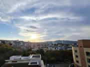 Charmoso apartamento ensolarado com vista para as montanhas!