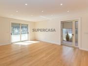 Charmoso apartamento T3 junto ao Bairro de Hollywood