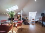 Charmoso T2 com parqueamento 75m² Campolide