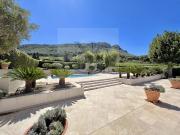 Vignoble avec piscine et dépendances