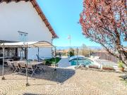 Château avec dépendances et piscine aux portes de Genève