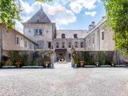 Château du XIIIè siècle rénové aux portes de Genève