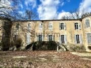 Château et mas à rénover sur un domaine viticole de 24 ha