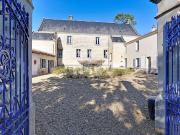 Château et ses dépendances en Anjou sur un parc de 3...