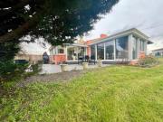 CHATEAU GUIBERT A 20 MIN LA ROCHE SUR YON VILLA 2/3...