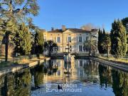 Château rénové dans son écrin de verdure