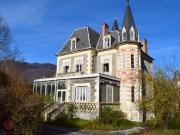 Chateau XVllle siecle avec orangerie, pavillon et belles...