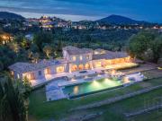 Chateauneuf De Grasse: Une Belle Villa avec piscine et...