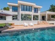 Châteauneuf Grasse 06740 Location maison 5 pièces t5 piscine