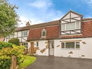 Chatsworth Close, Huddersfield, 4 Bedroom Semi detached