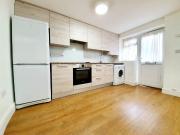 Chatsworth Road, London E5, 1 bed flat to rent, £1,850...