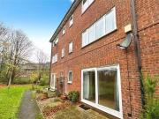 Nice 1 BA 1 bedroom Flat to rent, Wesley Drive, Egham,...