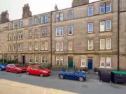 Nice 1 BA 2 bedroom flat for rent in Roseburn Place,...