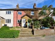 Just in! 1 BA 2 bedroom terraced house for rent in...