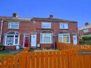 New 1 BA 2 bedroom terraced house for rent in Gladstone...