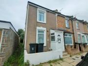 Rental! 1 BA 3 bedroom end of terrace house for rent in...