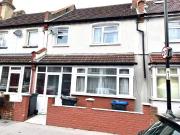 Cozy 1 BA 3 bedroom terraced house for rent in Penshurst...