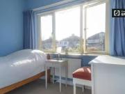 Deal! 1 BR Room in a shared 5 bedroom flat for rent in...