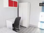 Cheap 1 BR Room in a shared 8 bedroom apartment, Inns...