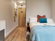 Cheap 1 BR The Helix, London Silver En Suite