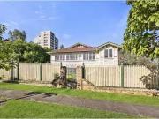 Unique 208 Lower Hardgrave Road, West End House for rent...