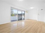 Just in! 24/4 6 Park Avenue, Westmead Apartment for rent...