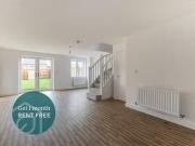 Cheap 2 BA 3 bedroom terraced house for rent in Leaf...