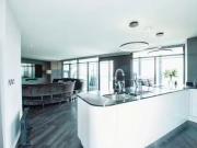 Deal! 2 bedroom apartment for rent in Beetham Tower, B1