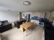 Deal! 2 bedroom apartment for rent in Flat B Cotham Hill...