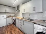 Cozy 2 bedroom cluster house for rent in Morden Road,...